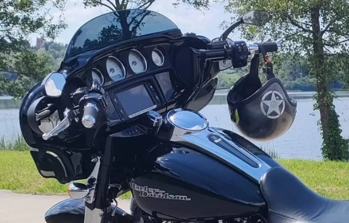 Harley-Davidson 107 Street Glide Special (2017 - 19) - FLHXS (6)