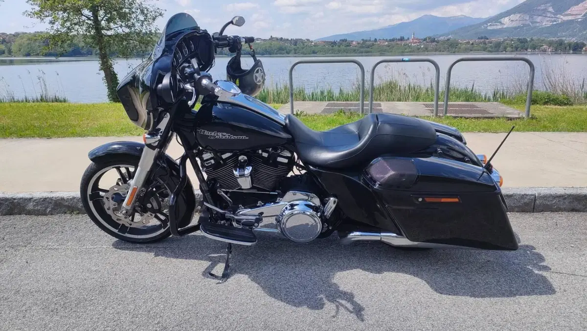 Harley-Davidson 107 Street Glide Special (2017 - 19) - FLHXS (16)