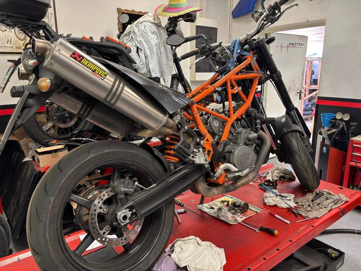 KTM 950 Supermoto (2006 - 08) (3)