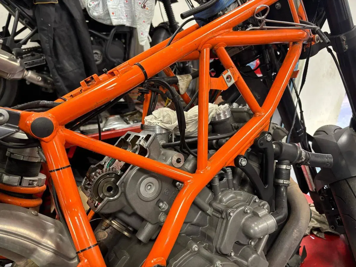 KTM 950 Supermoto (2006 - 08) (4)