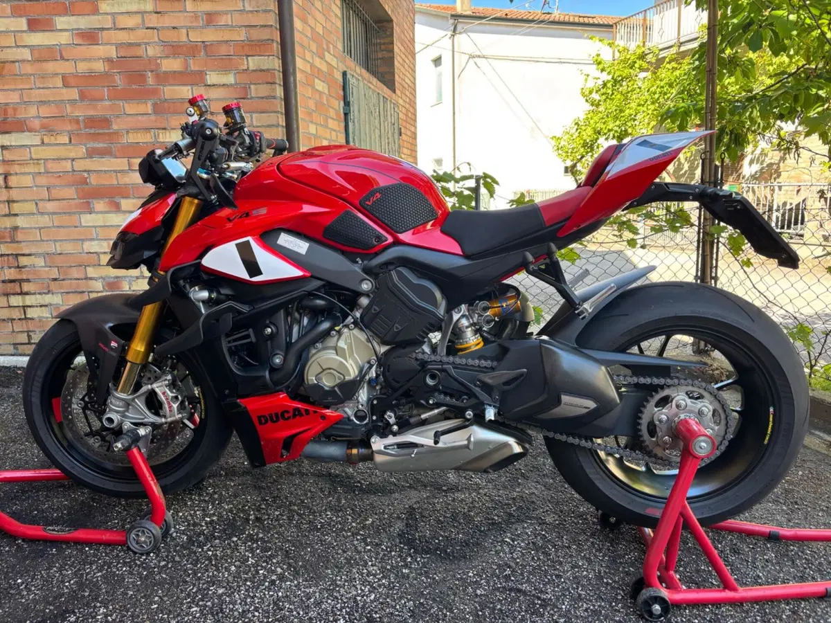 Ducati Streetfighter V4 S (2023 - 24) (2)