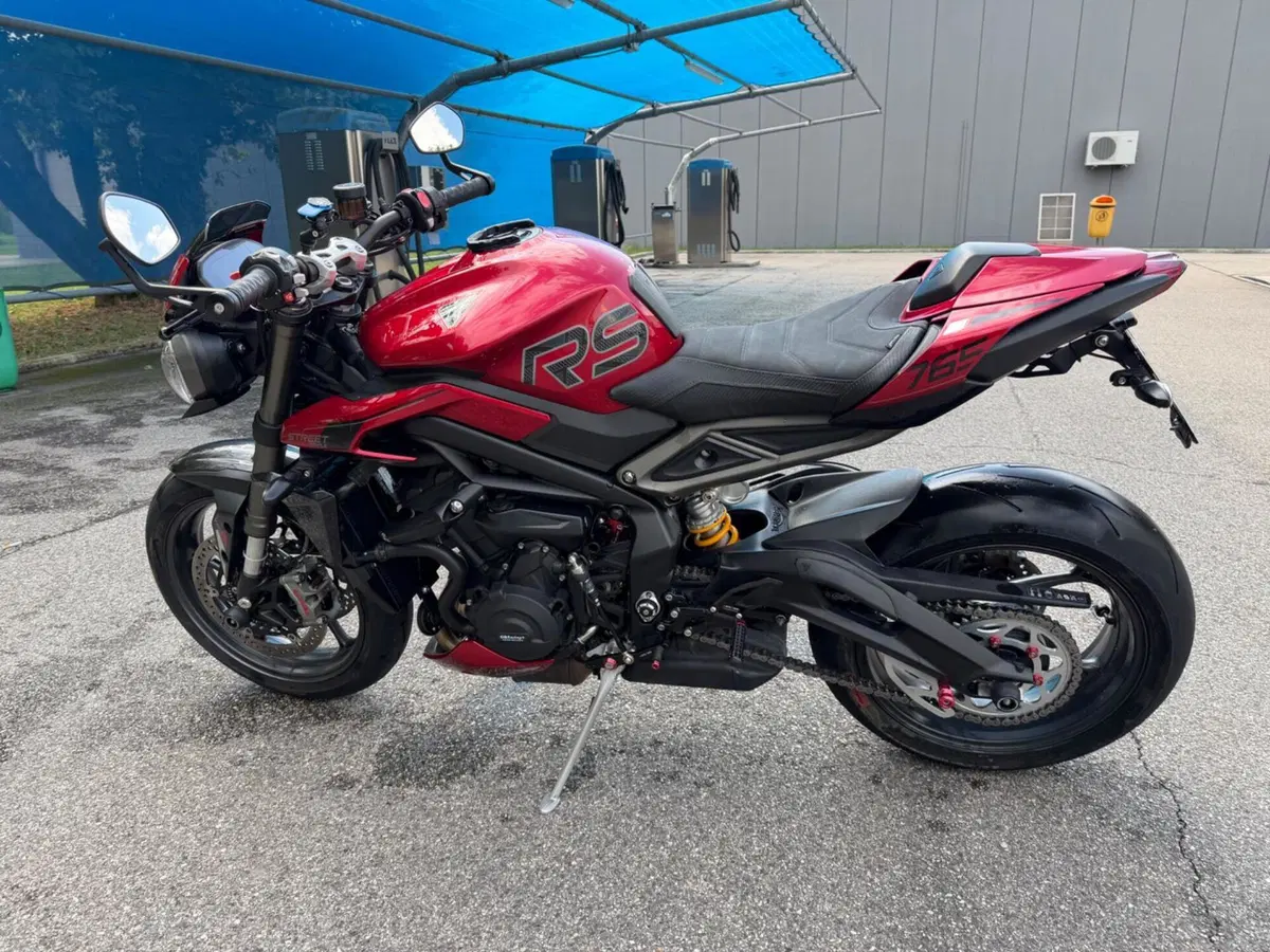 Triumph Street Triple 765 RS (2023 - 26) (2)