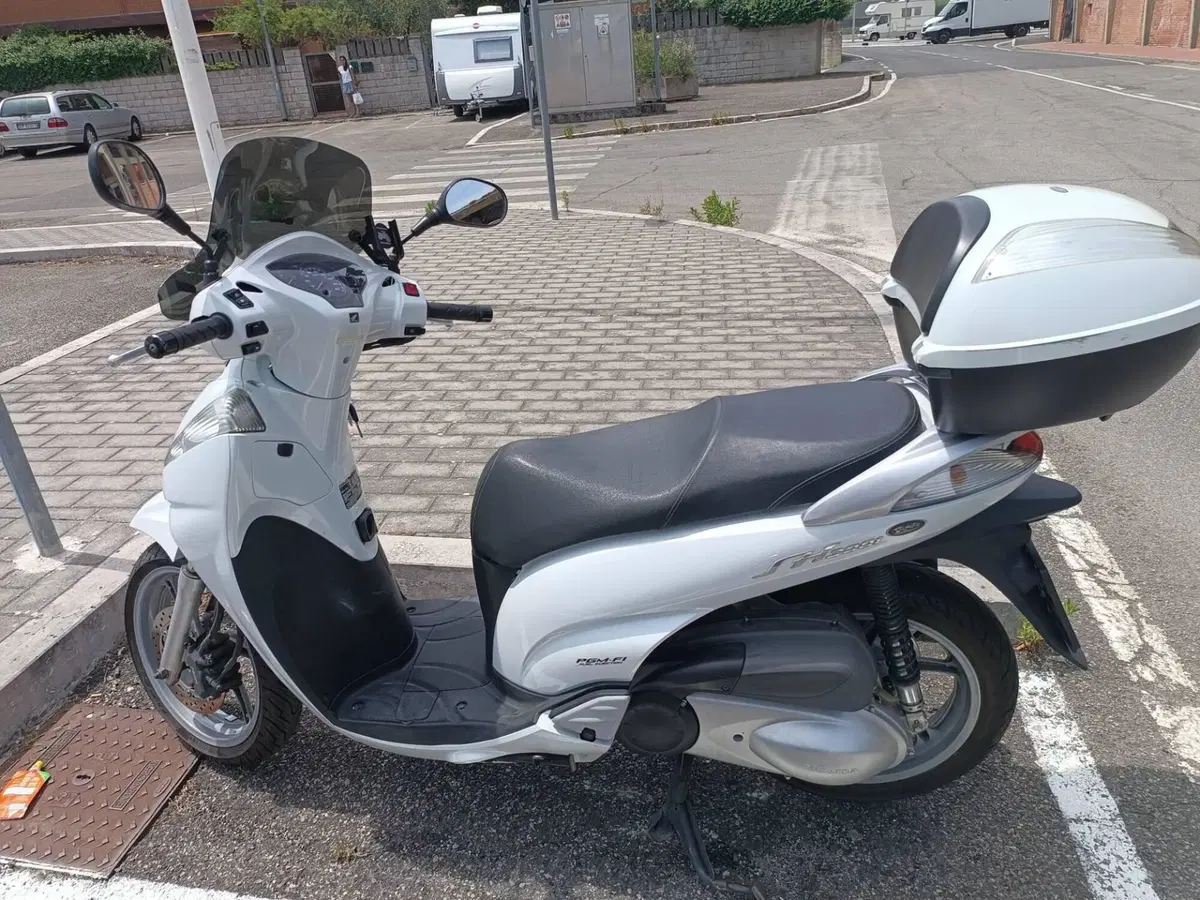 Honda SH 300 i (2006 - 10) (2)