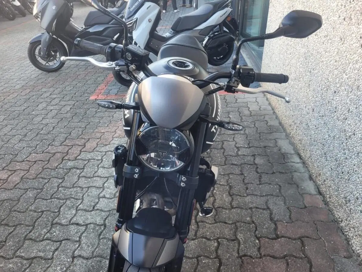 Triumph Trident 660 (2021 - 24) (2)