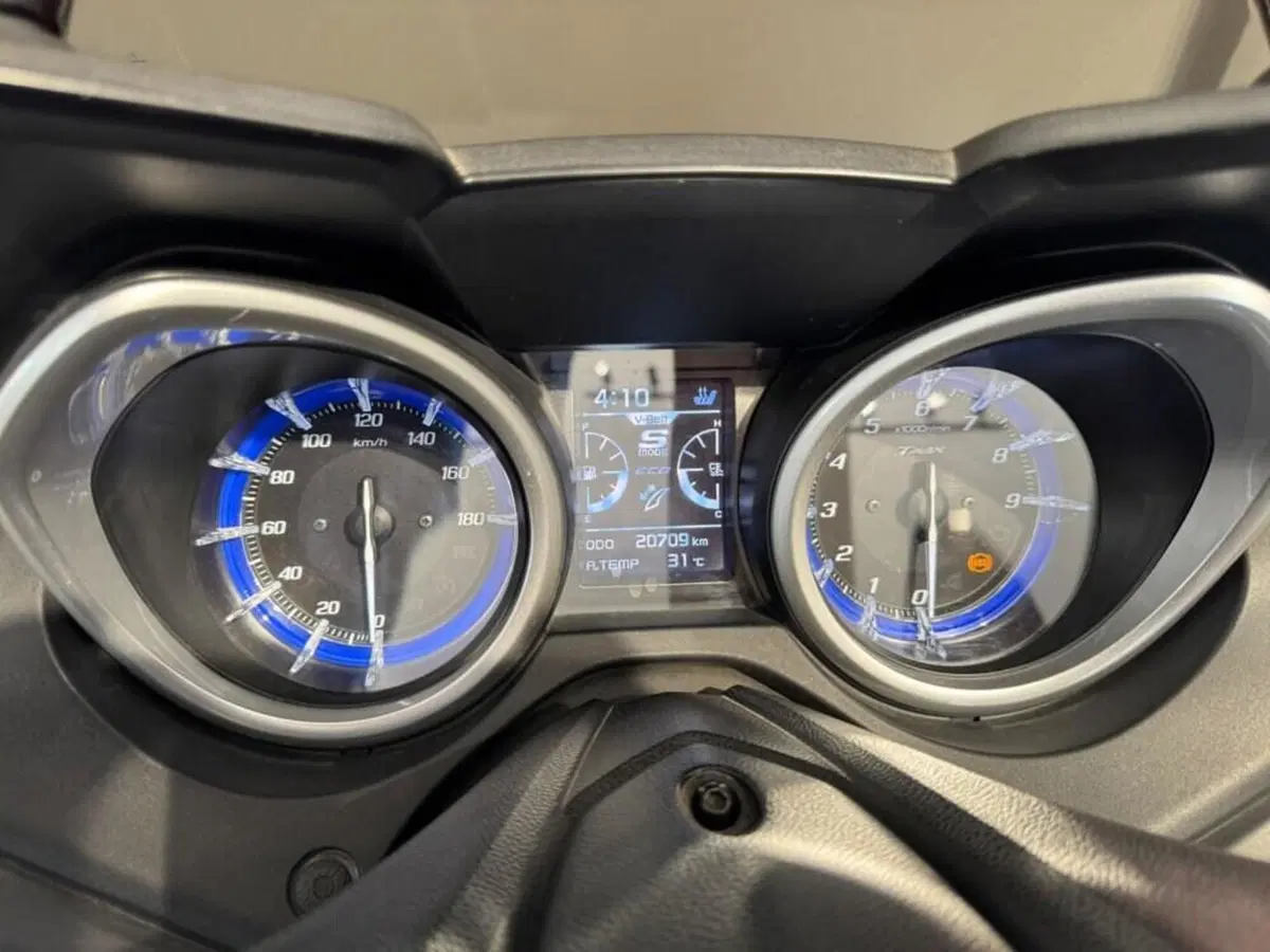 Yamaha T-Max 530 DX (2017 - 19) (5)