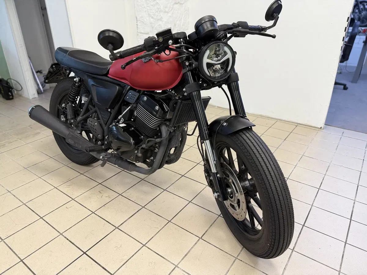 Archive Motorcycle AM 70 250 Cafe Racer (2022 - 24) (3)