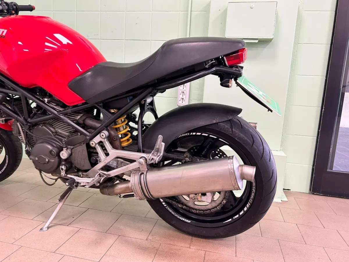 Ducati Monster 600 Dark (1998 - 01) (6)