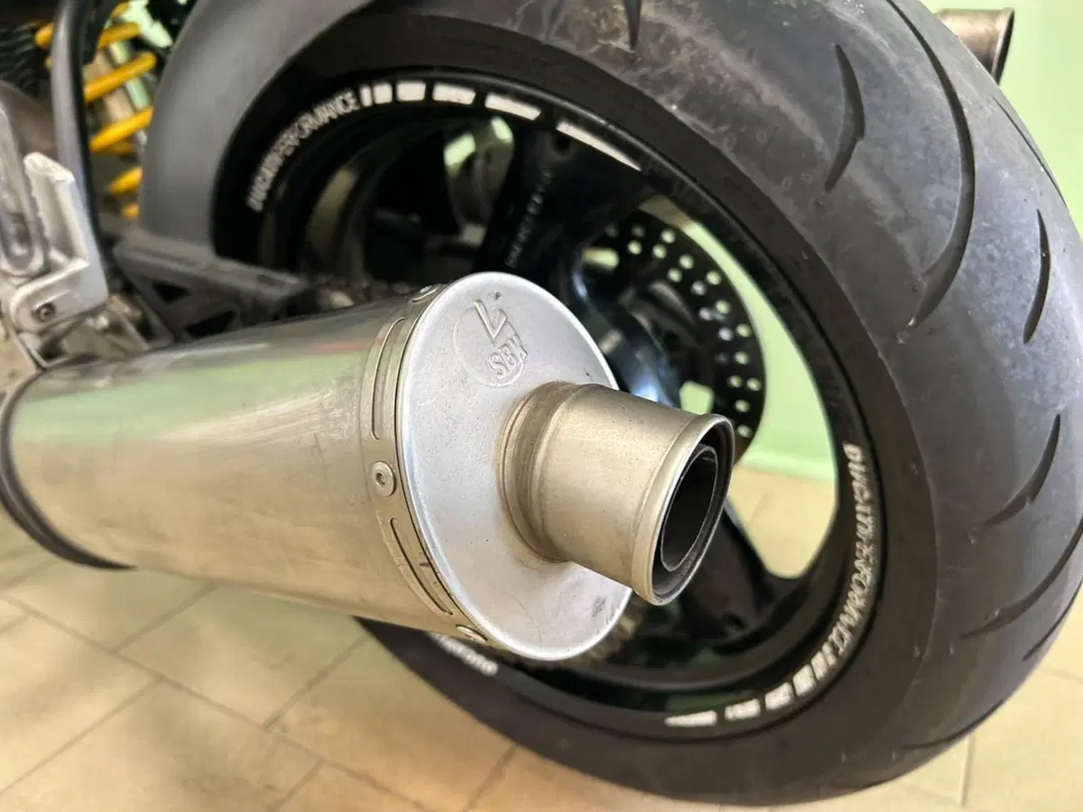 Ducati Monster 600 Dark (1998 - 01) (7)