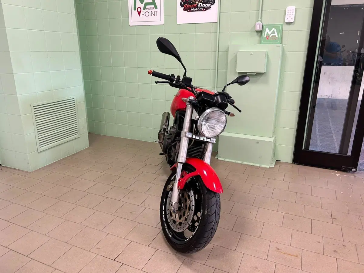 Ducati Monster 600 Dark (1998 - 01) (12)