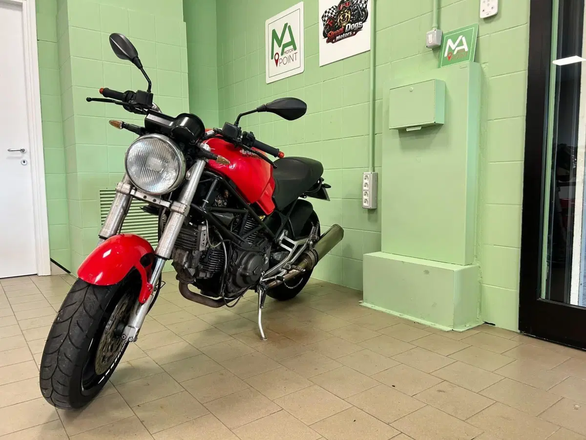 Ducati Monster 600 Dark (1998 - 01) (13)