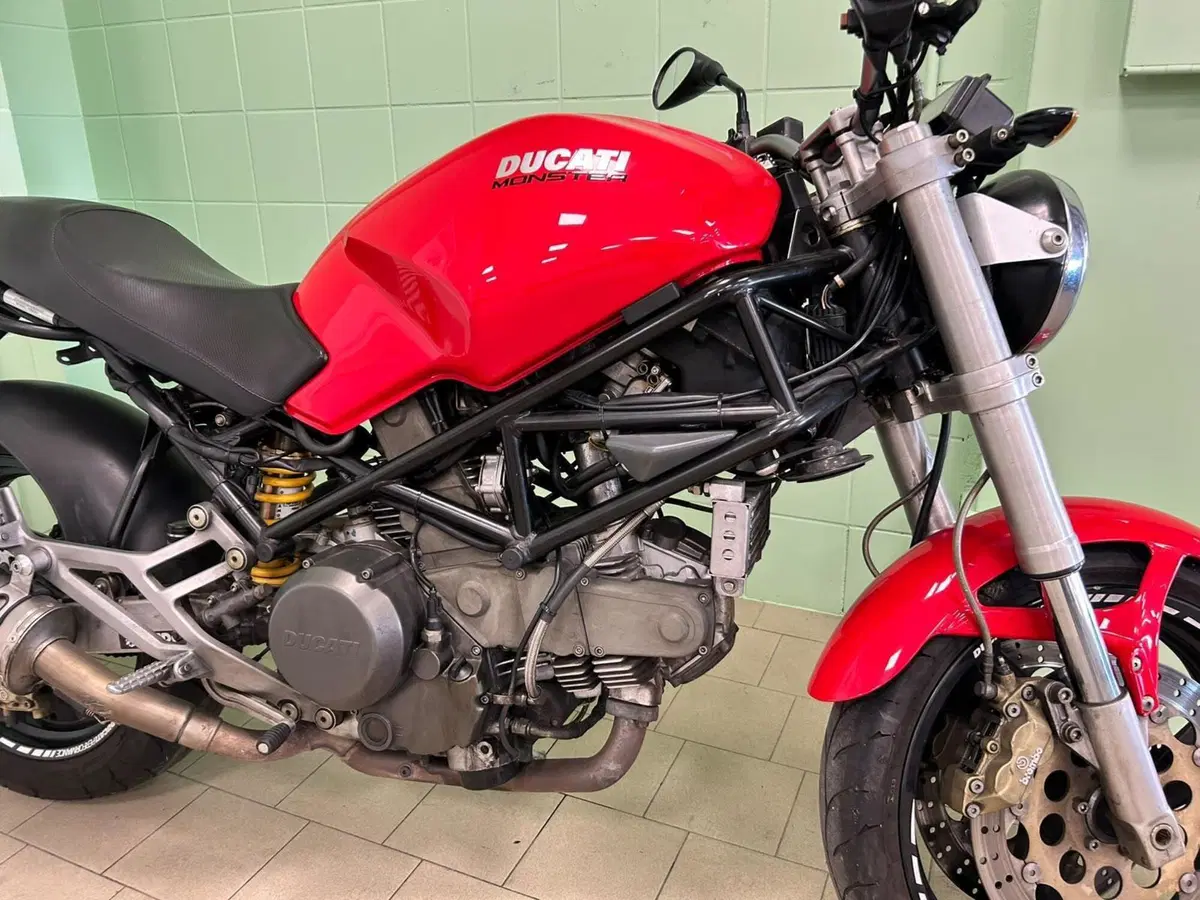 Ducati Monster 600 Dark (1998 - 01) (18)