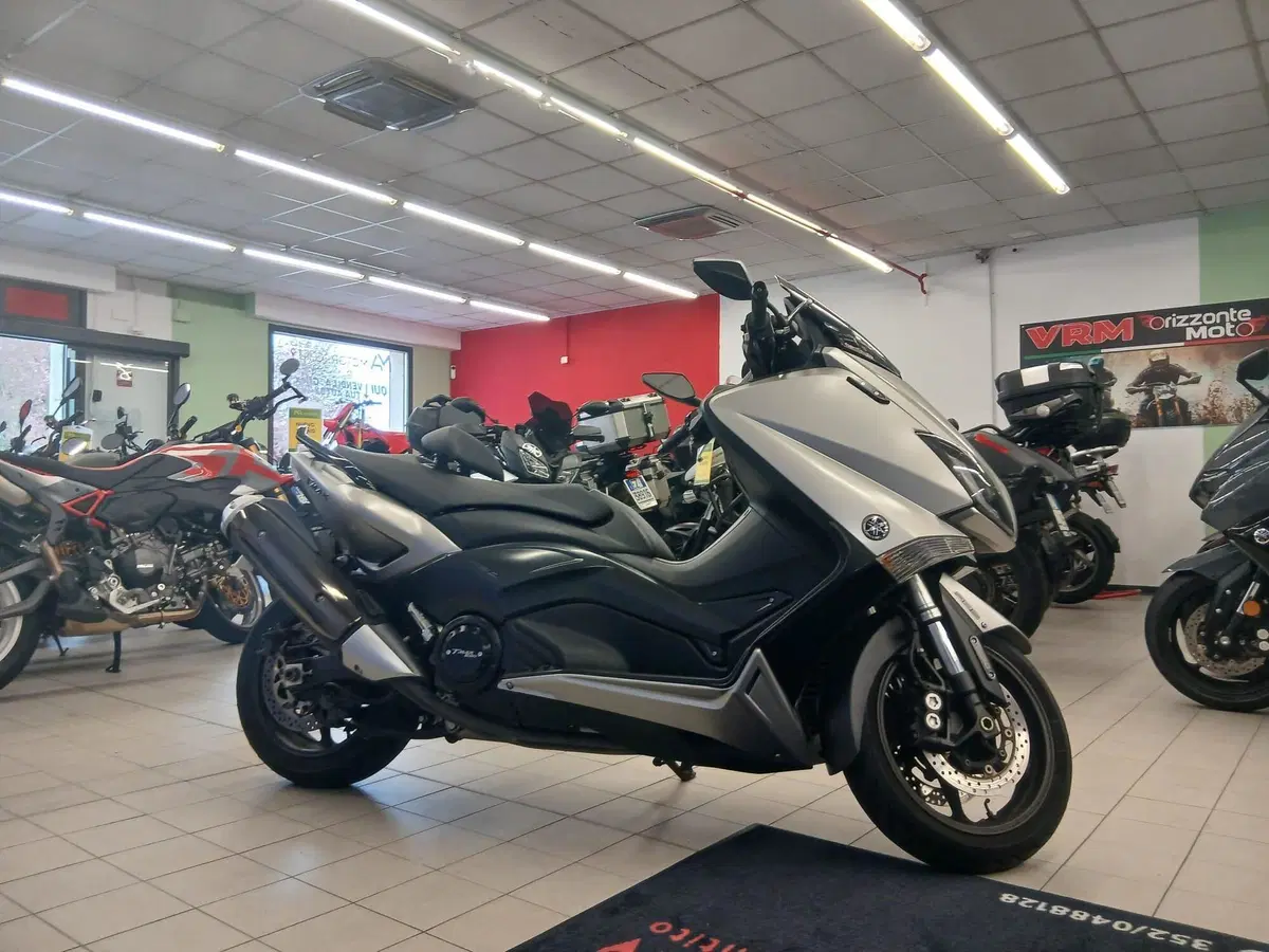 Yamaha T-Max 530 (2015 - 16) (2)