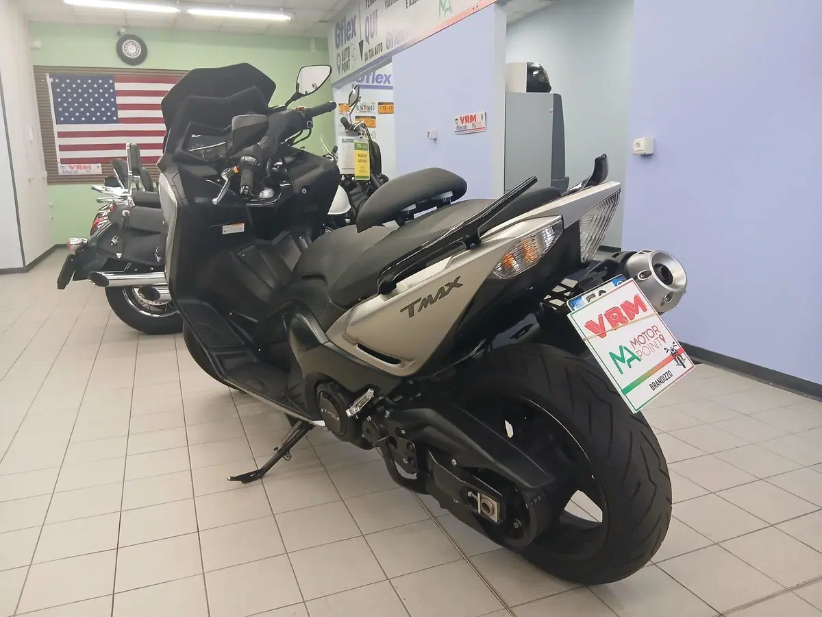 Yamaha T-Max 530 (2015 - 16) (3)