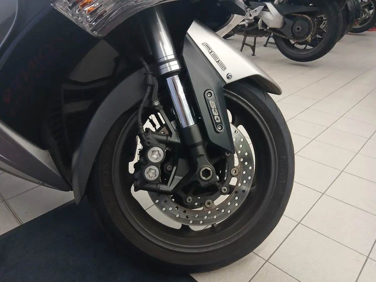 Yamaha T-Max 530 (2015 - 16) (4)