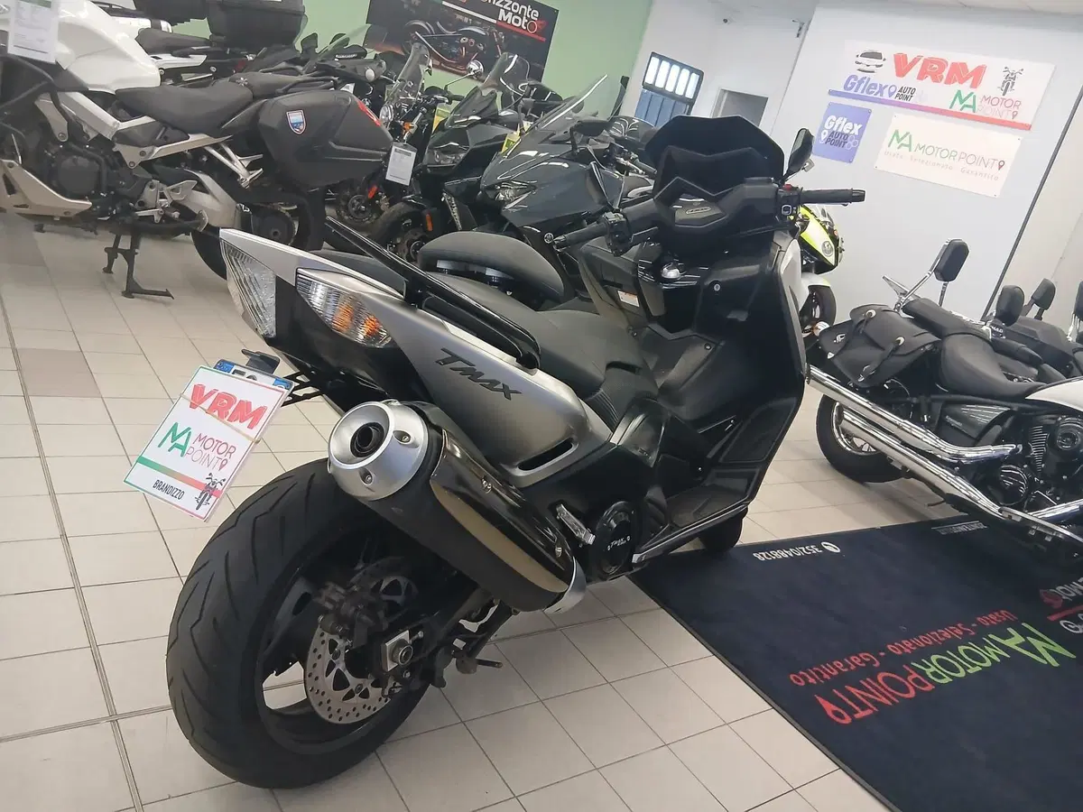 Yamaha T-Max 530 (2015 - 16) (5)