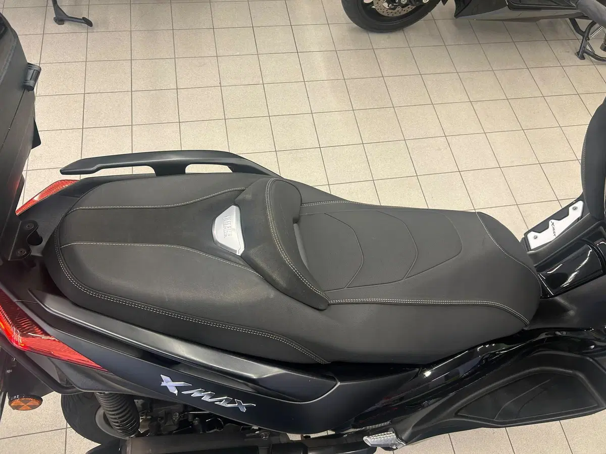 Yamaha X-Max 300 ABS (2017 - 20) (4)