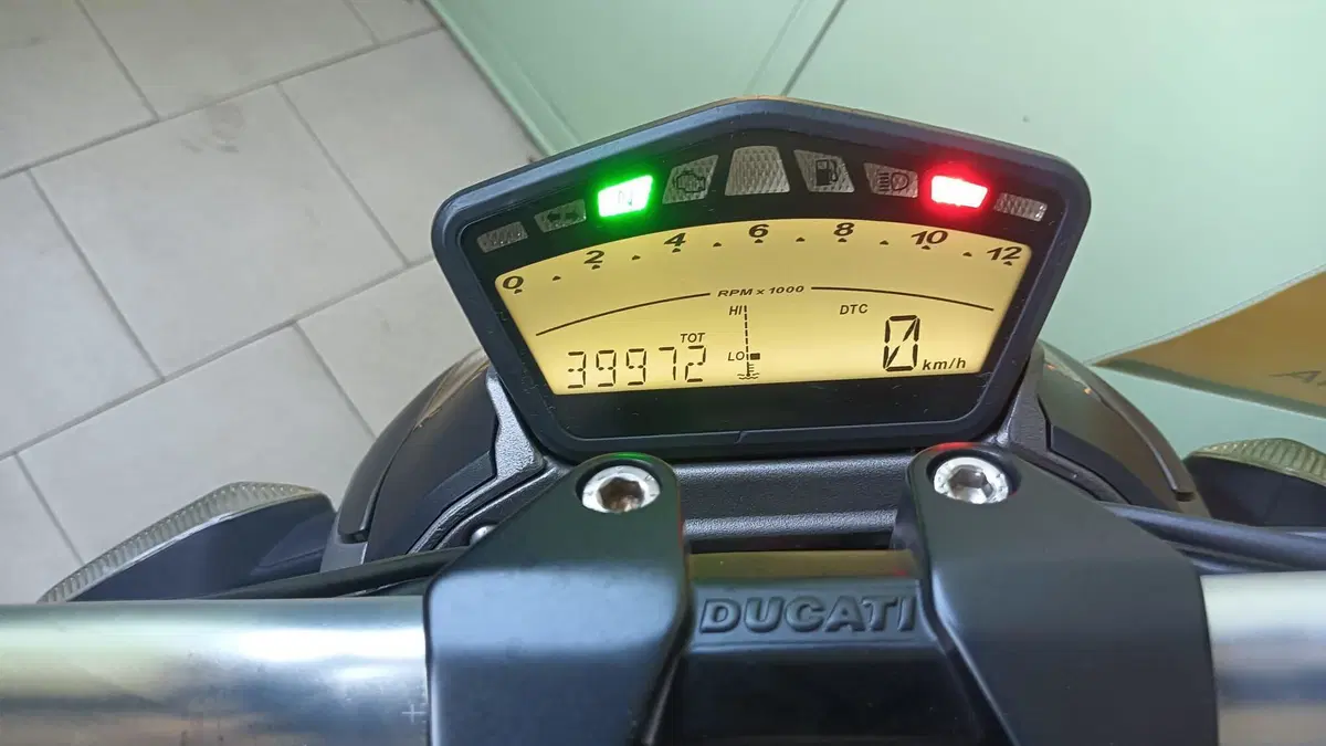 Ducati 848 EVO (2010 - 12) (4)