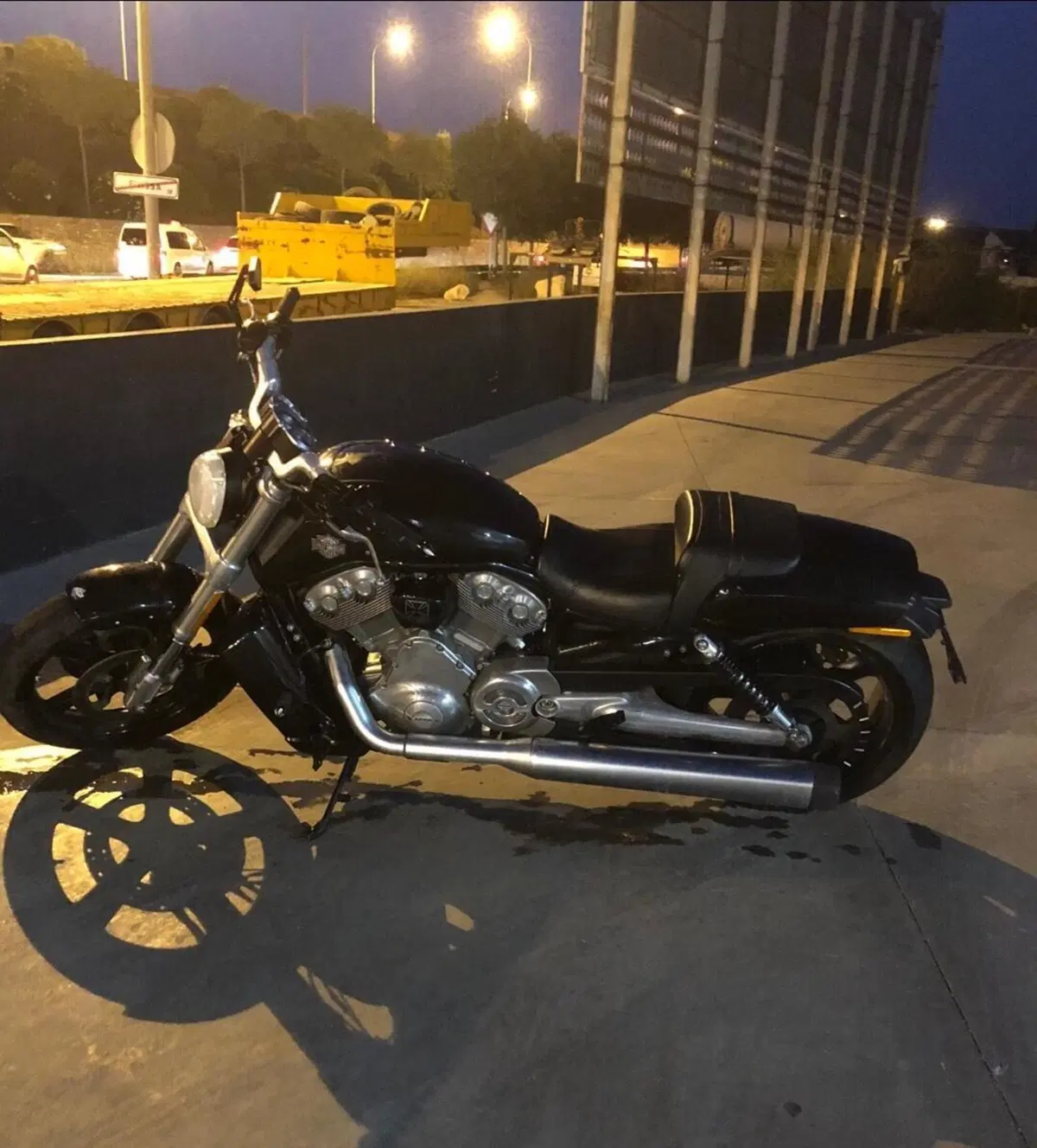 Harley-Davidson 1250 V-Rod Muscle (2009 - 17) - VRSCF (3)