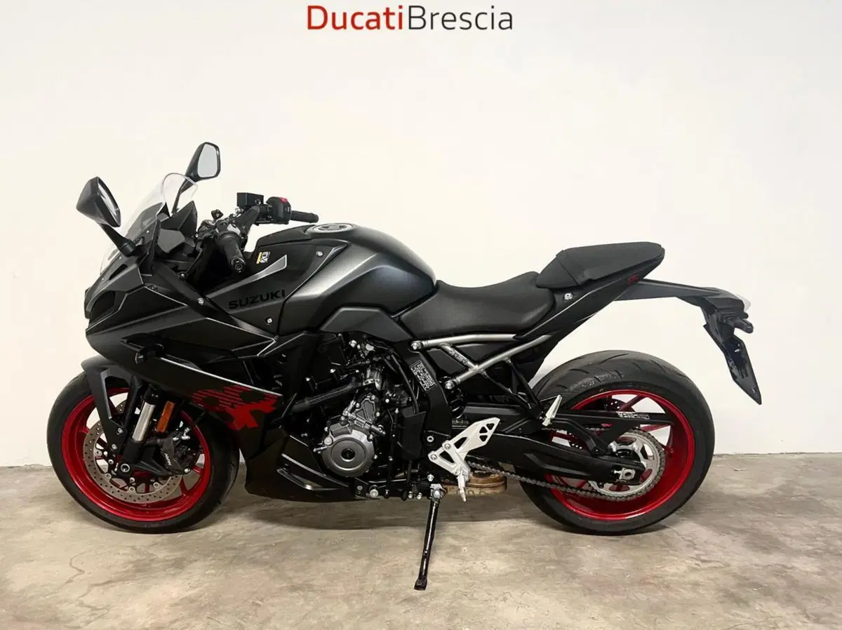 Suzuki GSX-8R (2024 - 26) (4)