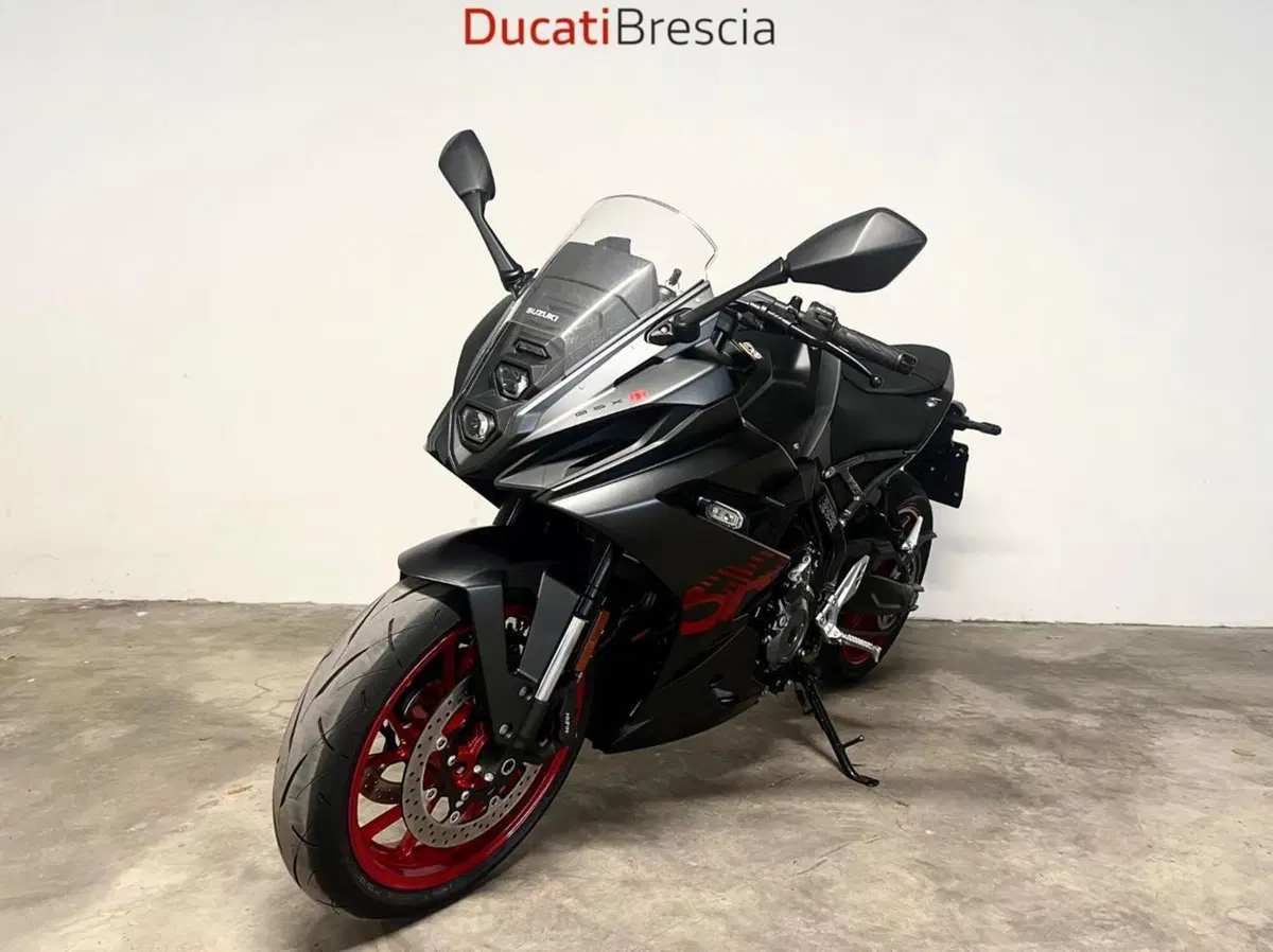 Suzuki GSX-8R (2024 - 26) (5)