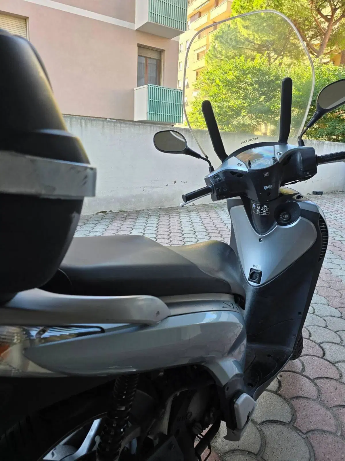 Honda SH 150i (2009 - 12) (6)