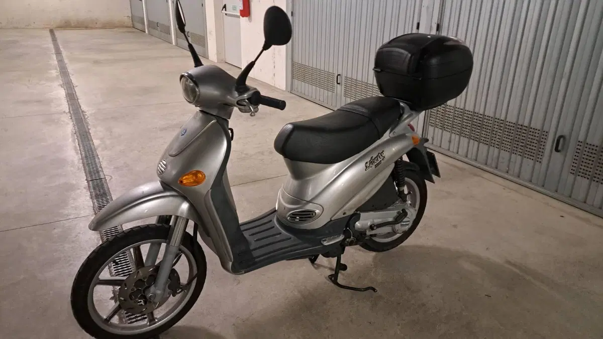 Piaggio Liberty 125 2T (3)