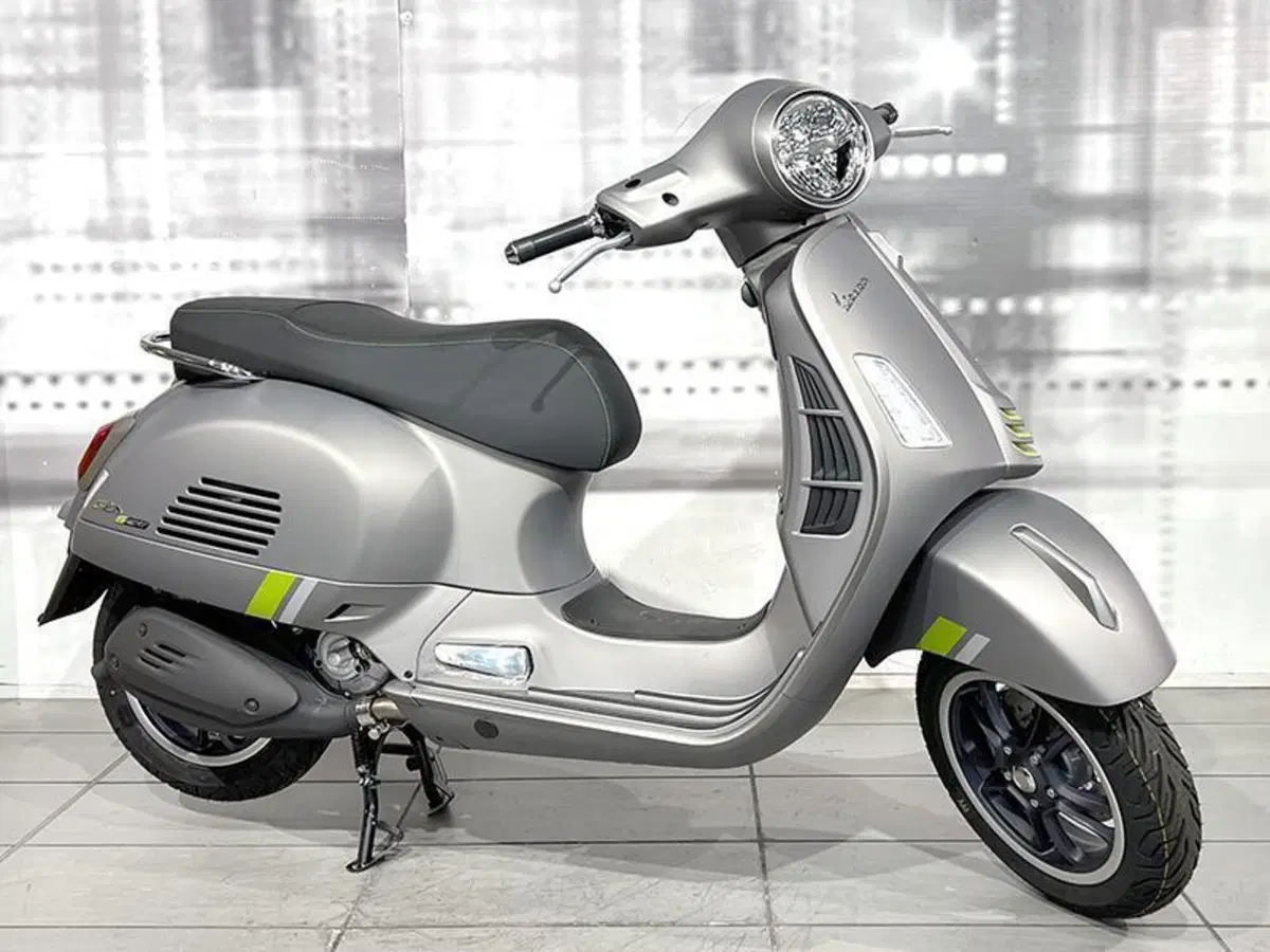 Vespa GTS 300 (2023 - 24)