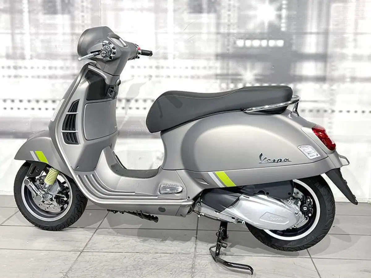 Vespa GTS 300 (2023 - 24) (2)