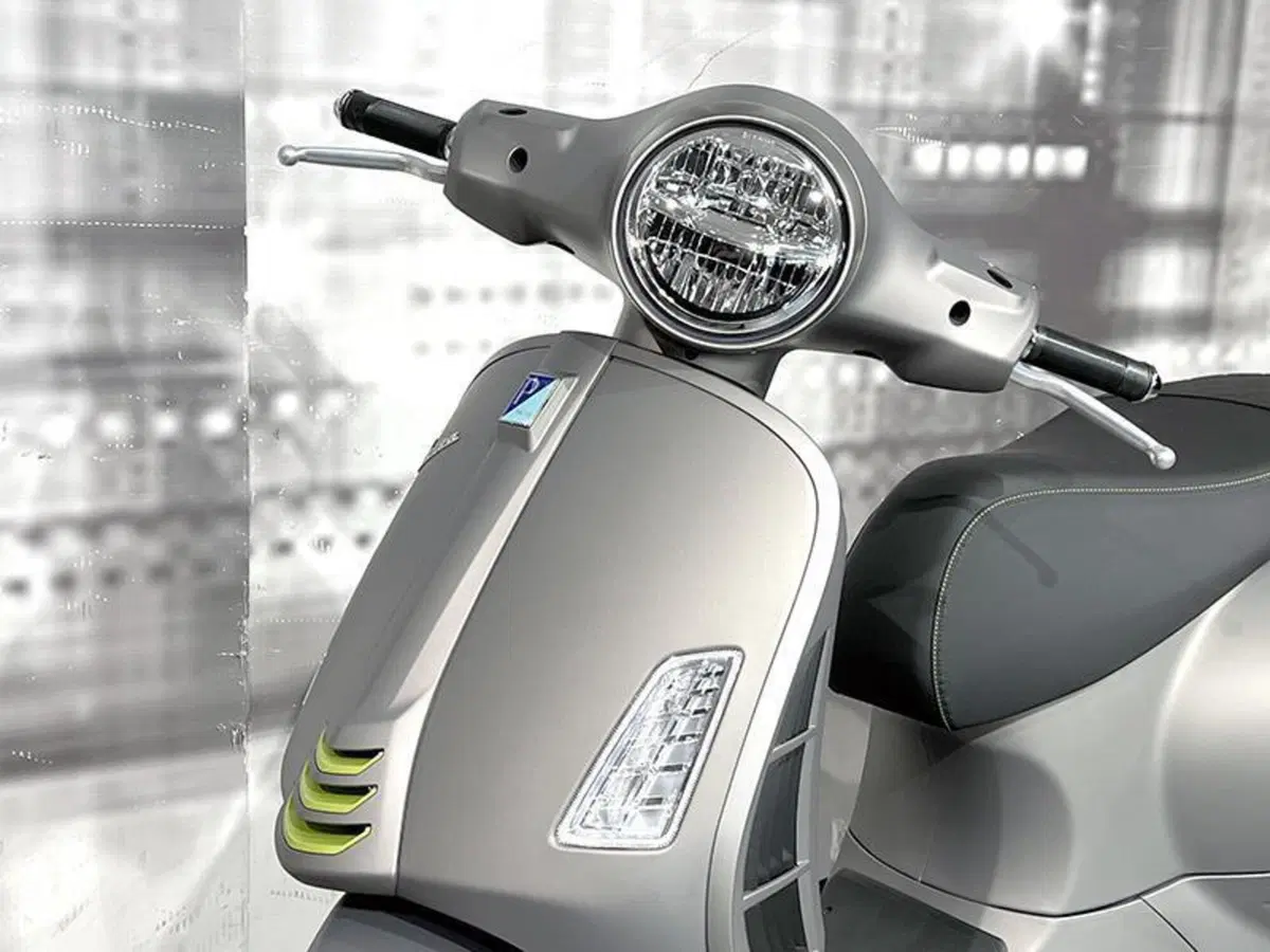 Vespa GTS 300 (2023 - 24) (3)