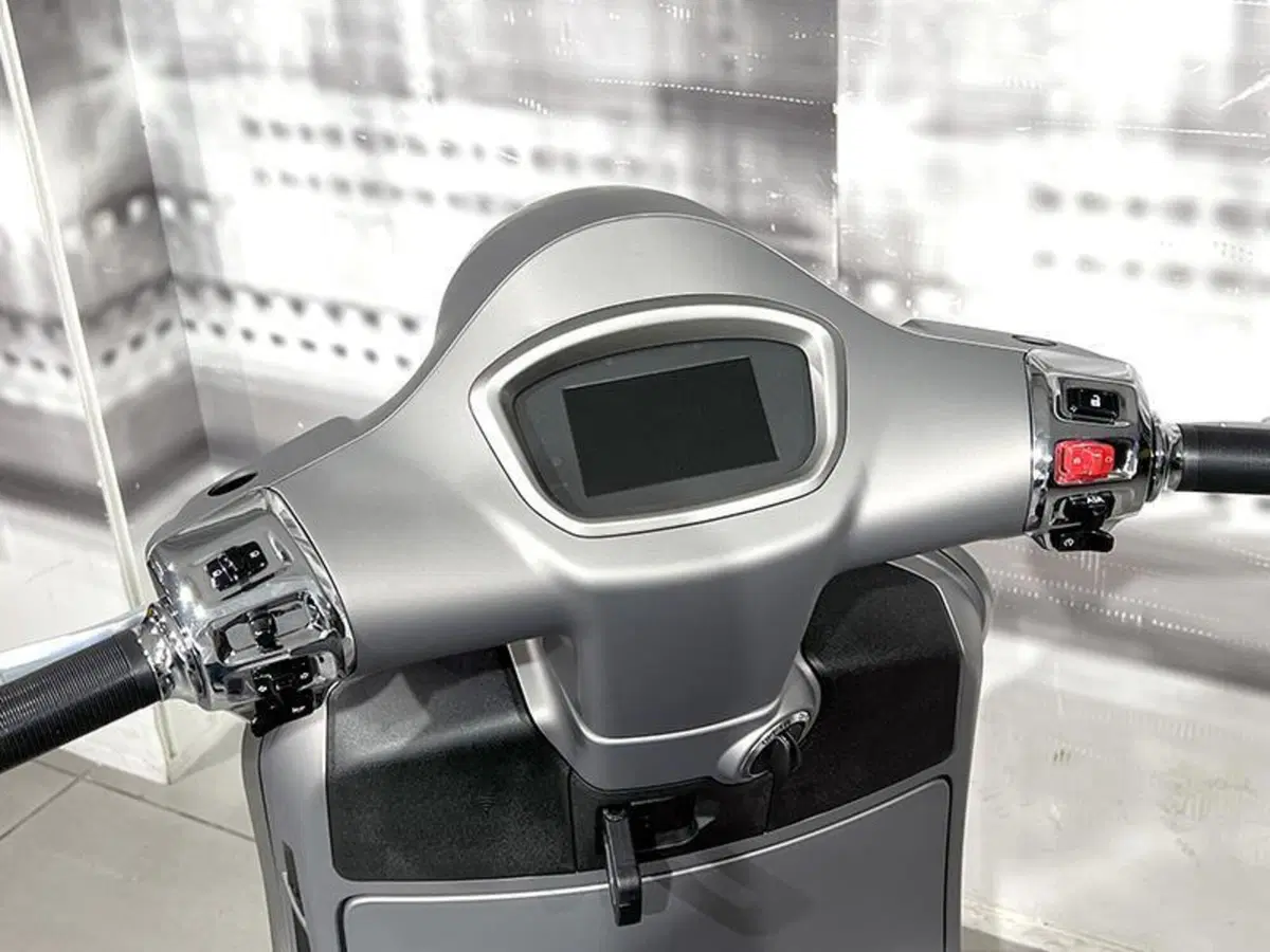 Vespa GTS 300 (2023 - 24) (6)