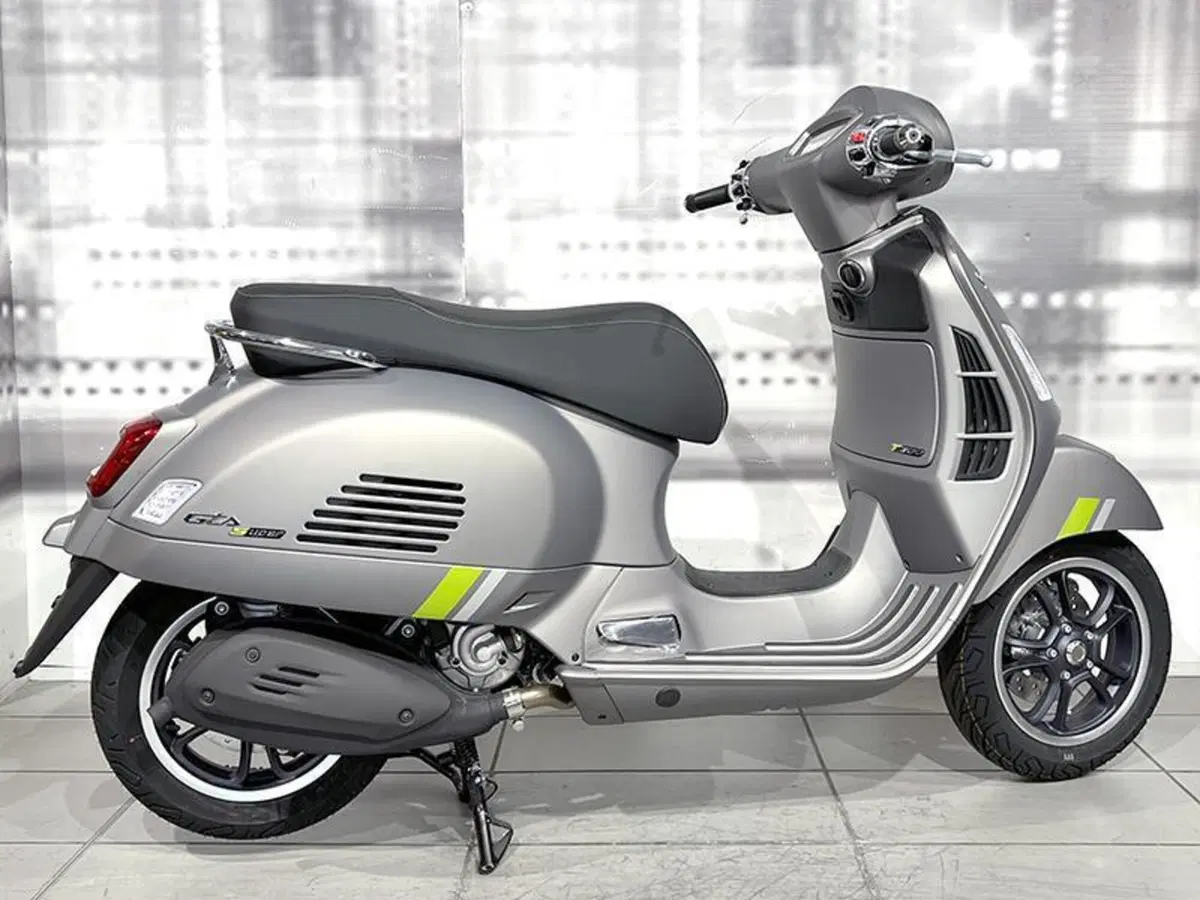 Vespa GTS 300 (2023 - 24) (8)
