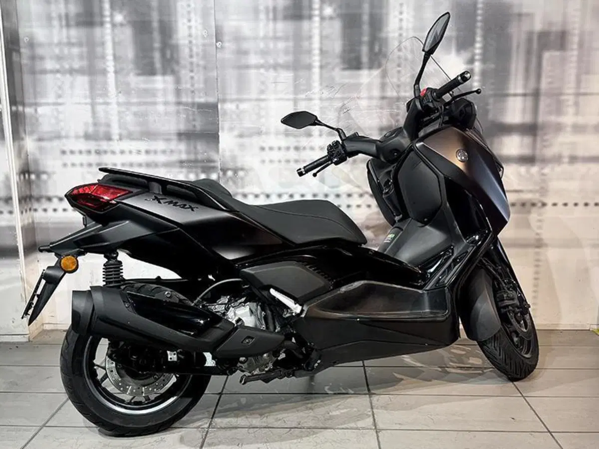 Yamaha X-Max 300 Tech Max (2025 - 26) (5)