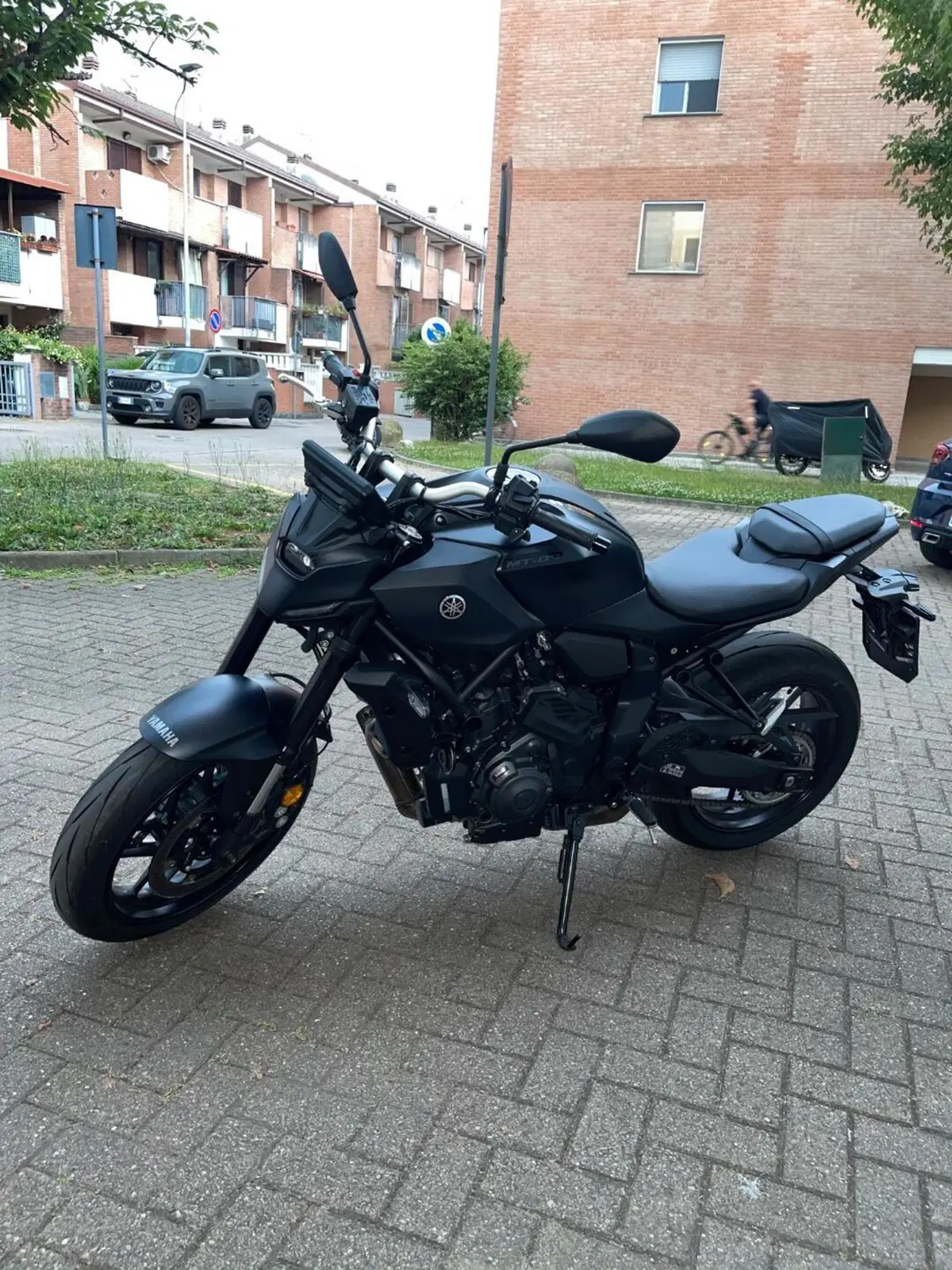 Yamaha MT-07 Y-AMT (2025 - 26) (6)