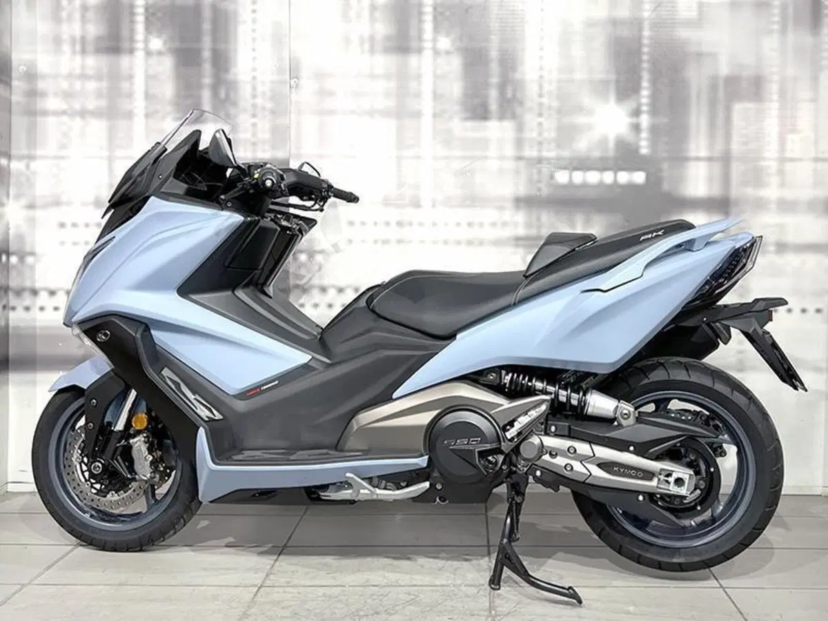 Kymco AK 550 ETS (2021 - 26) (2)