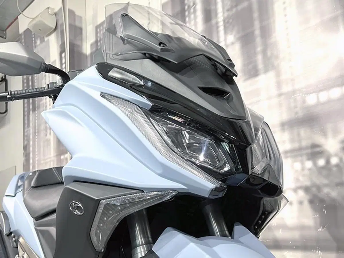 Kymco AK 550 ETS (2021 - 26) (4)