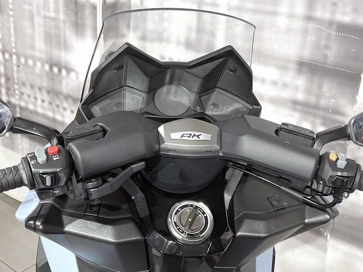Kymco AK 550 ETS (2021 - 26) (6)