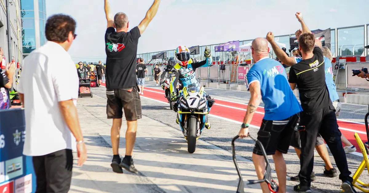 Dunlop CIV 2026, Cremona: Filippo Bianchi è Campione Italiano Sportbike! Che vittoria al fotofinish [RISULTATI]