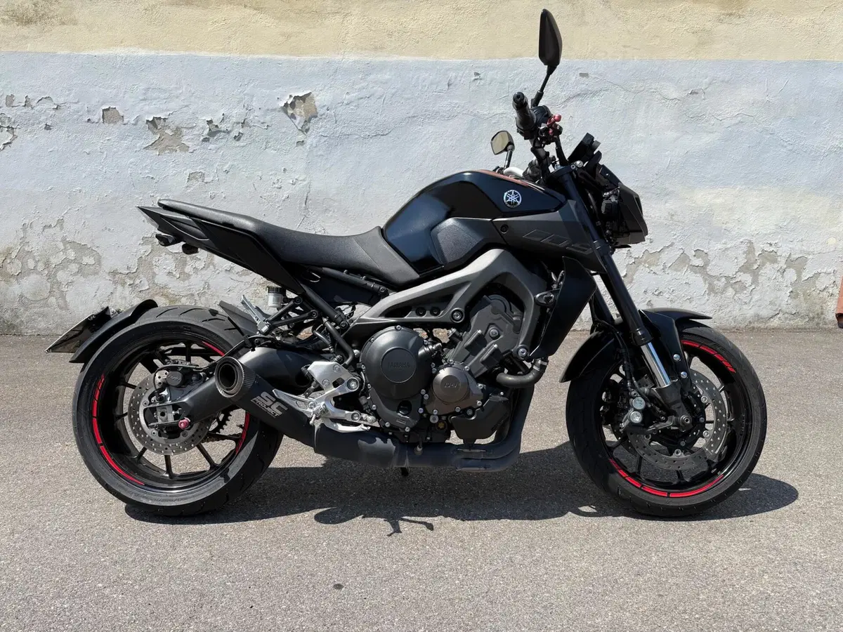 Yamaha MT-09 (2017 - 20) (2)