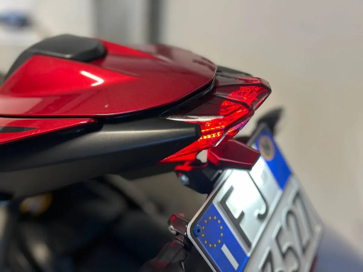 Triumph Street Triple 765 RS (2023 - 26) (9)
