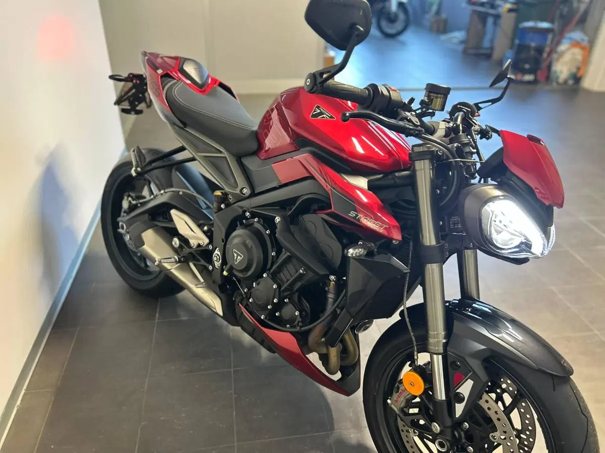 Triumph Street Triple 765 RS (2023 - 26) (10)
