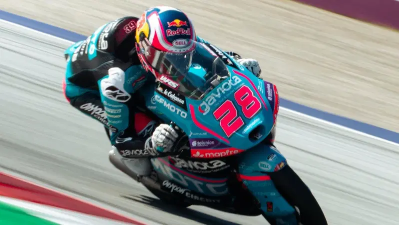 Moto3, David Almansa cade e Maximo Quiles vince ancora! Ottima rimonta di Pini, 5°, gran peccato Bertelle [CLASSIFICA]