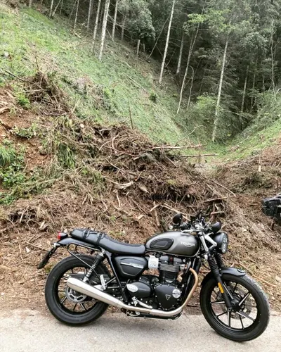 Triumph Street Twin 900 (2019 - 20) usata