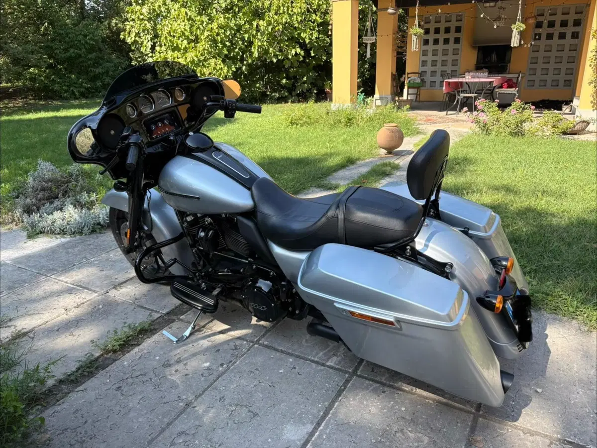 Harley-Davidson 114 Street Glide Special (2019 - 20) - FLHXS (2)