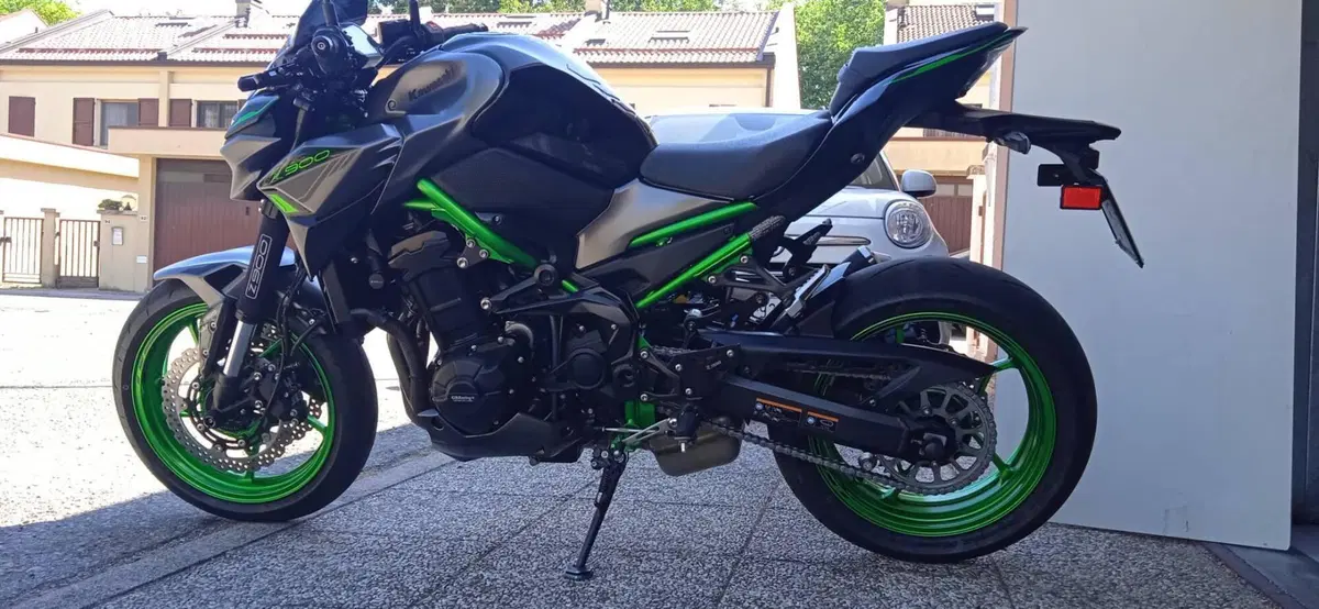 Kawasaki Z 900 (2021 - 24) (2)