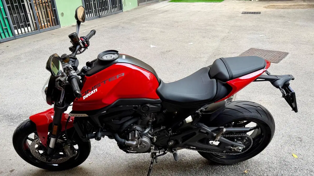 Ducati Monster 937 (2021 - 25) (7)