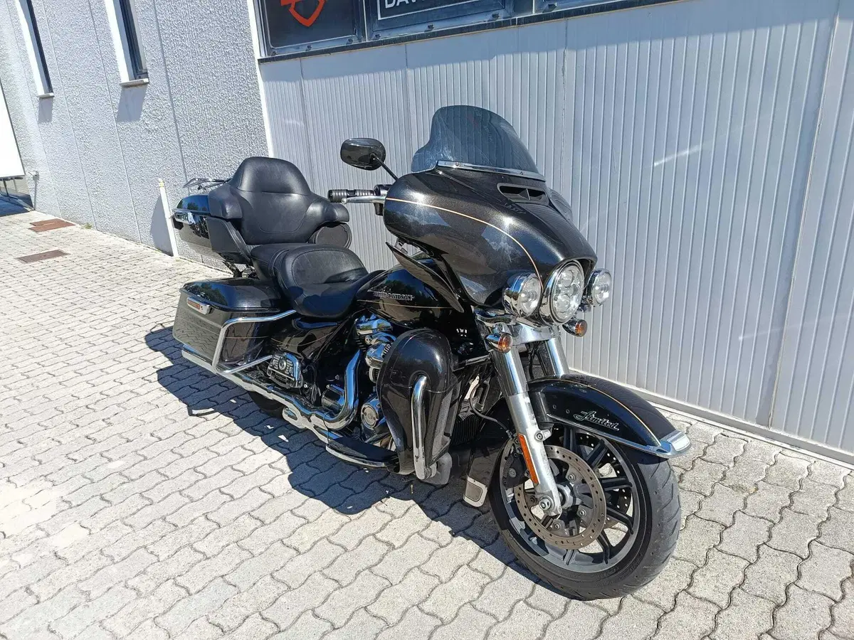 Harley-Davidson 107 Electra Glide Ultra Limited (2017 - 18) - FLHTK (3)