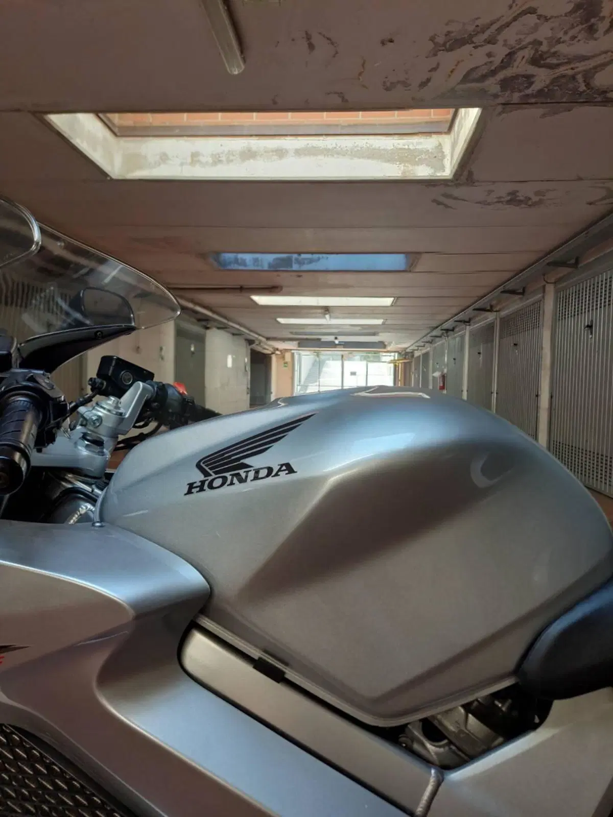 Honda VFR 800 (2002 - 05) (12)