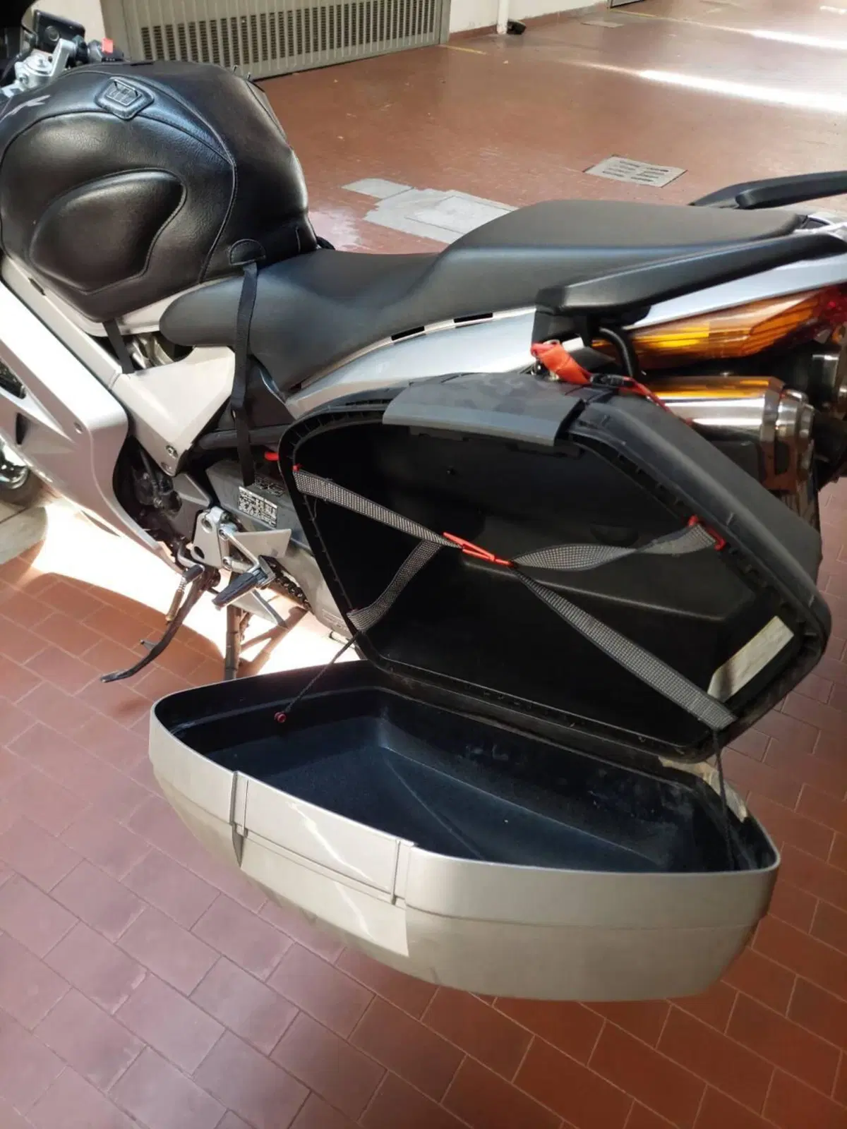 Honda VFR 800 (2002 - 05) (14)