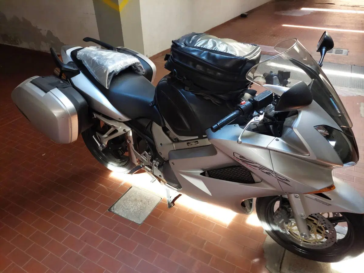 Honda VFR 800 (2002 - 05) (15)