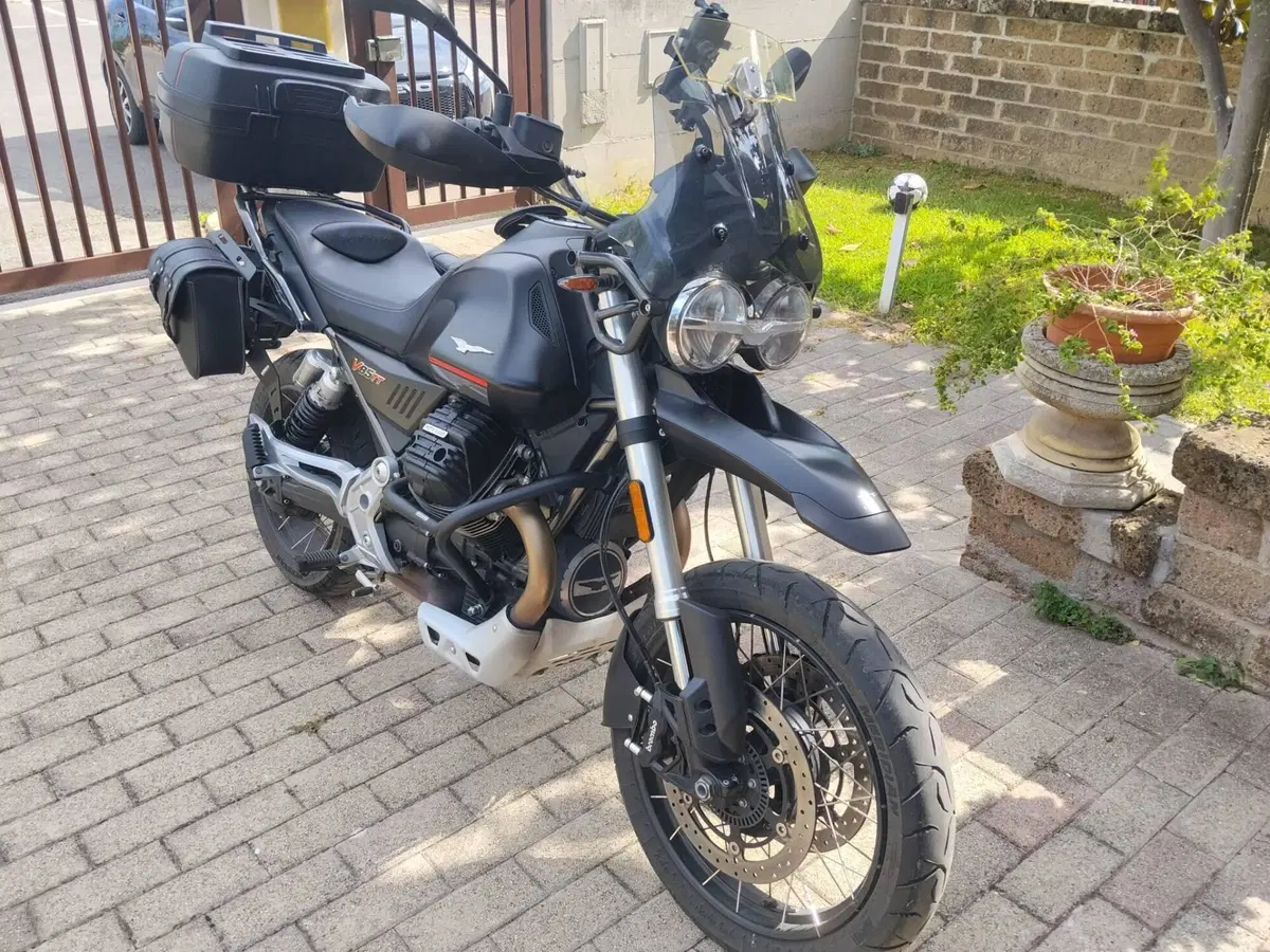 Moto Guzzi V85 TT Travel (2021 - 23) (3)